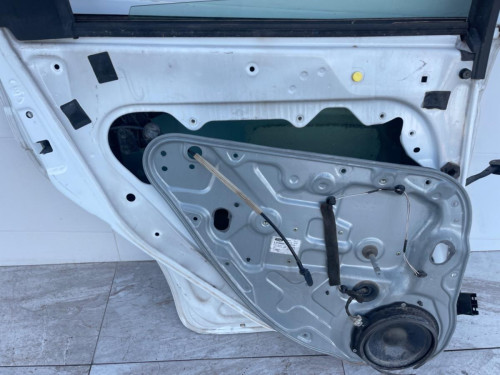 PUERTA TRASERA IZQUIERDA Ford FOCUS SPORTBREAK (CB4) 