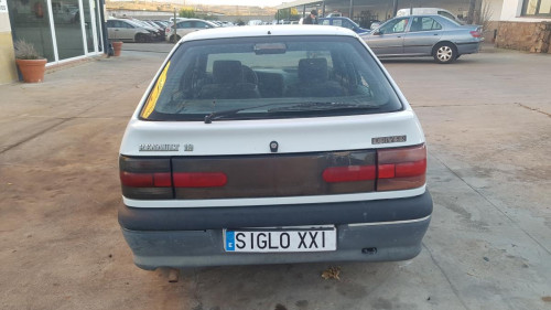  Renault R 19 Berl. con portón (B/C53)(1988->) SIN IDENTIFICAR 