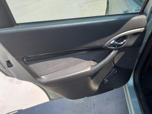  FORD FOCUS BERLINA (CAK) 