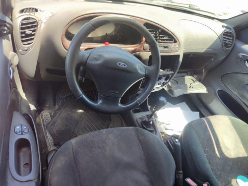  FORD FIESTA BERLINA (DX) 