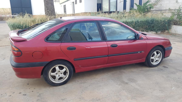 Renault Laguna (B56)(1998->) SIN IDENTIFICAR