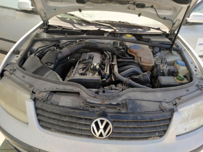 VOLKSWAGEN PASSAT BERLINA (3B2)