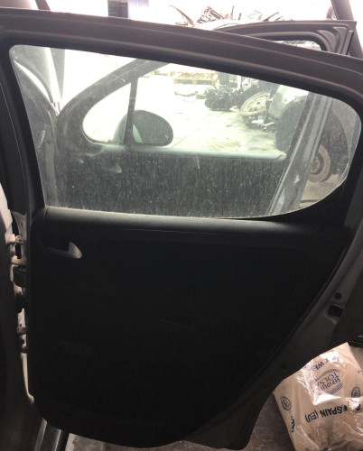 PEUGEOT 207 — vehículo donante para recambios 