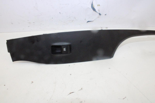 MANDO ELEVALUNAS DELANTERO DERECHO HYUNDAI I40 (VF) 