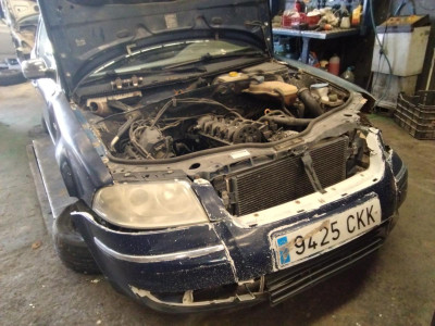 VOLKSWAGEN PASSAT BERLINA (3B3)