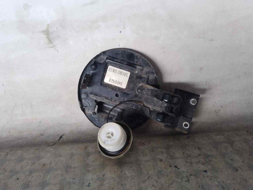 TAPA EXTERIOR COMBUSTIBLE MITSUBISHI L200 (KA0/KB0) 