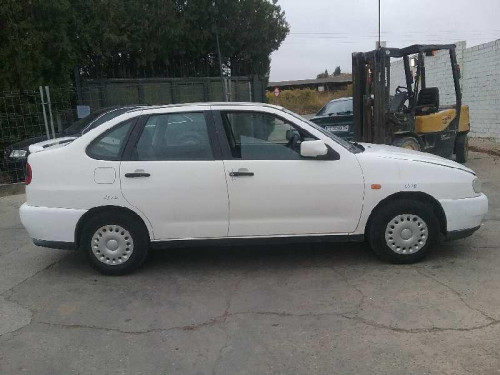 SEAT CORDOBA BERLINA (6K2) 