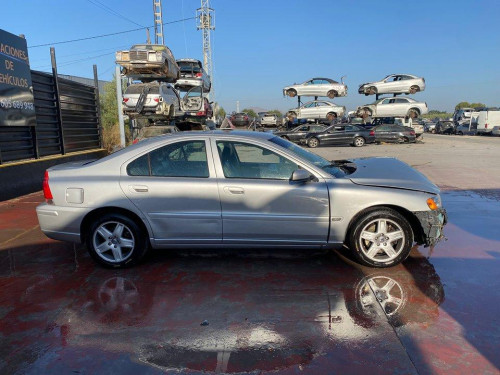  VOLVO S60 BERLINA 