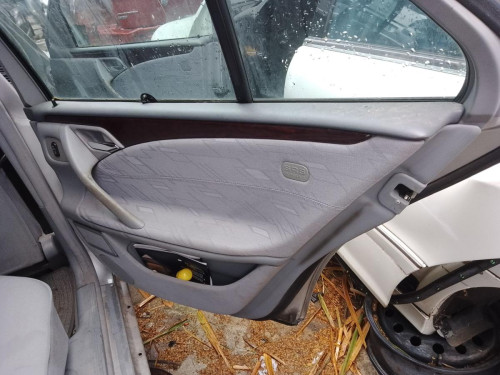 GUARNECIDO PUERTA TRASERA DERECHA Mercedes-Benz CLASE E (BM 210) BERLINA 