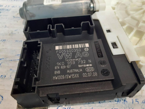  MOTOR ELEVALUNAS DELANTERO DERECHO 