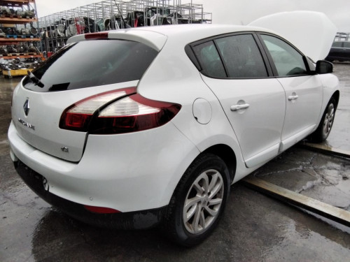 RENAULT MEGANE III BERLINA 5P — vehículo donante para recambios 