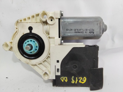 MOTOR ELEVALUNAS DELANTERO DERECHO