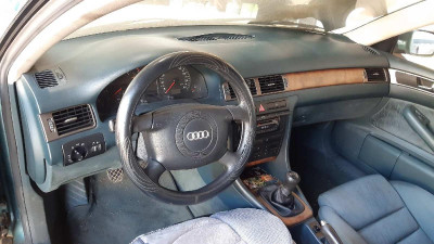 AUDI A6 BERLINA (4B2)