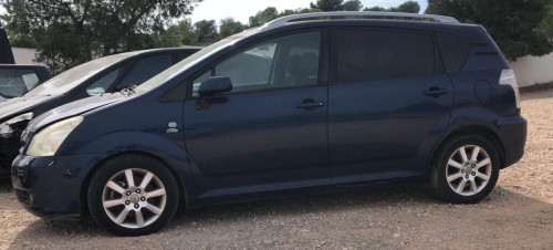 TOYOTA COROLLA VERSO (R1) — vehículo donante para recambios 
