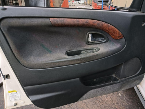 VOLVO V40 FAMILIAR — vehículo donante para recambios 