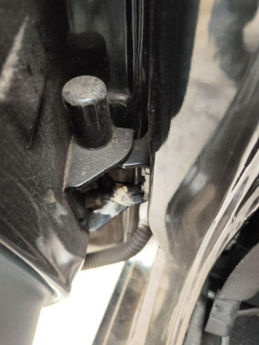 RETENEDOR PUERTA RENAULT CLIO III 
