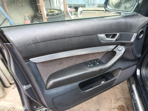  AUDI A6 BERLINA (4F2) 