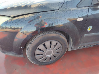 FORD FOCUS BERLINA (CAP)