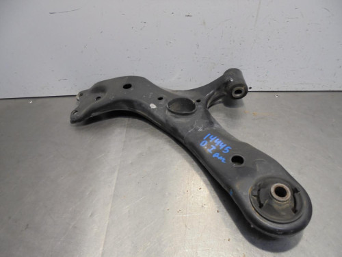 BRAZO SUSPENSION INFERIOR DELANTERO IZQUIERDO TOYOTA AURIS (E18) 
