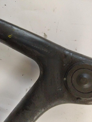 BRAZO SUSPENSION SUPERIOR DELANTERO DERECHO