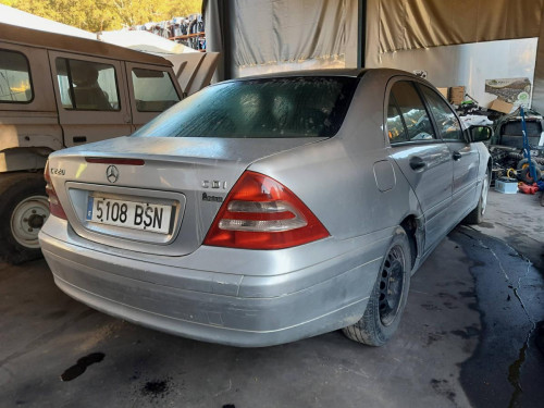  MERCEDES-BENZ CLASE C (BM 203) BERLINA 
