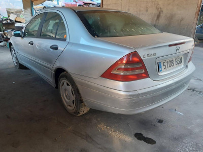 MERCEDES-BENZ CLASE C (BM 203) BERLINA