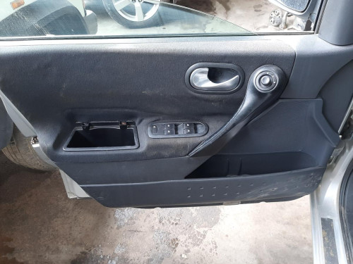  RENAULT MEGANE II BERLINA 5P 