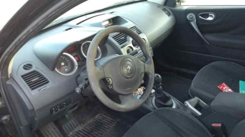 RENAULT MEGANE II BERLINA 3P — vehículo donante para recambios 
