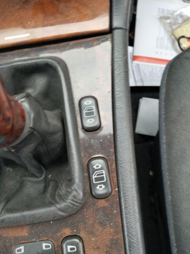 MANDO ELEVALUNAS DELANTERO DERECHO MERCEDES-BENZ CLASE E (BM 210) BERLINA 
