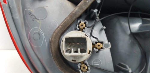 PILOTO TRASERO DERECHO Toyota YARIS (NCP1/NLP1/SCP1) 