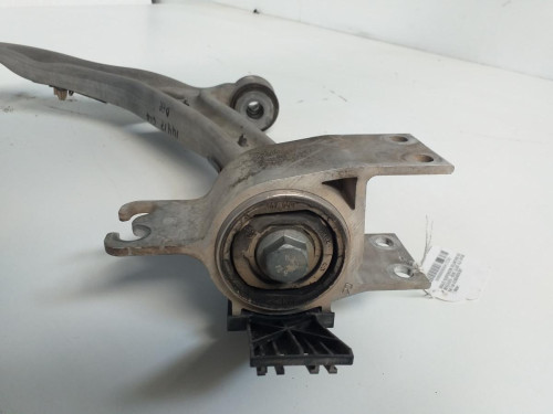 BRAZO SUSPENSION DELANTERO DERECHO MERCEDES-BENZ CLASE GLA (BM 156) 