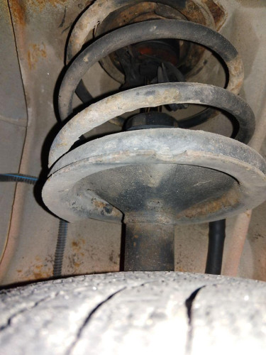 AMORTIGUADOR DELANTERO DERECHO used