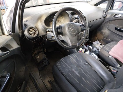 OPEL CORSA D — vehículo donante para recambios 