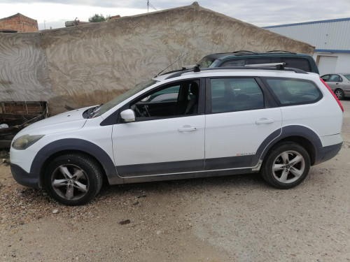 FORD FOCUS SPORTBREAK (CB4) — vehículo donante para recambios 