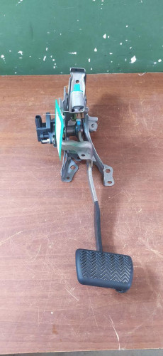PEDAL FRENO TOYOTA YARIS CROSS 