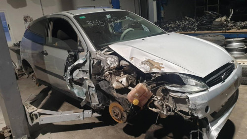  FORD FOCUS BERLINA (CAK) 