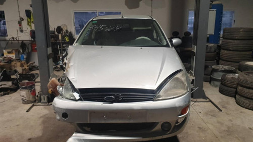  FORD FOCUS BERLINA (CAK) 