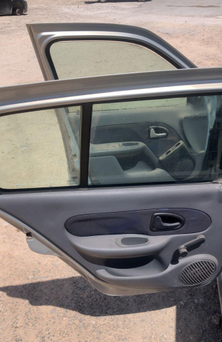 RENAULT CLIO II FASE I (B/CB0) — vehículo donante para recambios 