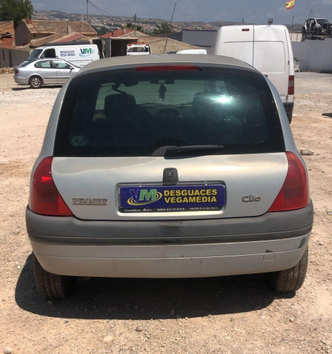 RENAULT CLIO II FASE I (B/CB0) — vehículo donante para recambios 