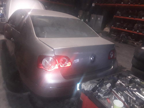  VOLKSWAGEN PASSAT BERLINA (3C2) 