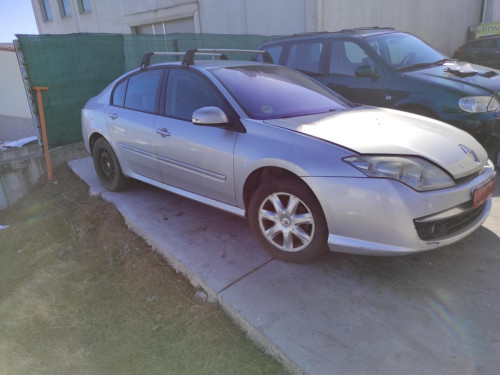 RENAULT LAGUNA III BERLINA — vehículo donante para recambios 