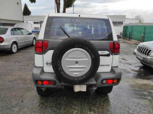 NISSAN TERRANO II (R20) — vehículo donante para recambios 