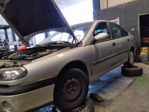  RENAULT LAGUNA (B56) 