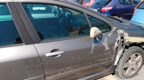 PEUGEOT 307 (S1)(04.2001) — vehículo donante para recambios 