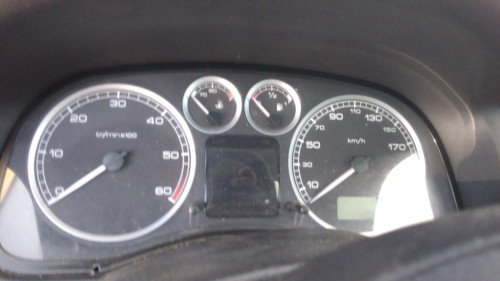 PEUGEOT 307 (S1)(04.2001) — vehículo donante para recambios 