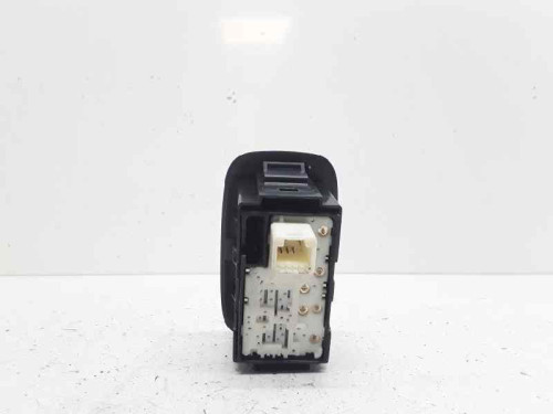 MANDO ELEVALUNAS DELANTERO DERECHO Toyota AURIS (E18) 