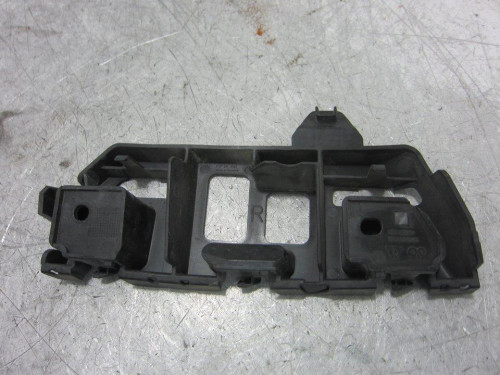 SOPORTE PARAGOLPES TRASERO 