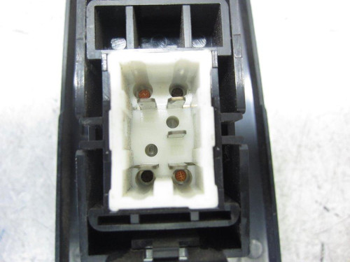  MANDO ELEVALUNAS DELANTERO IZQUIERDO TOYOTA 