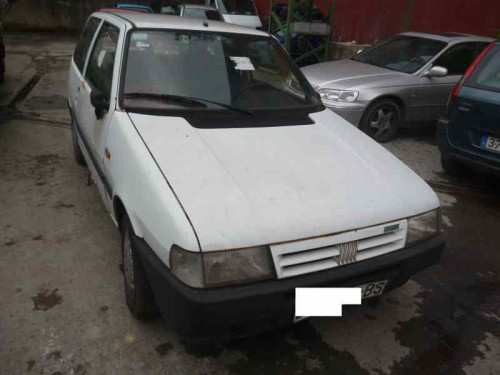 FIAT UNO (146) 