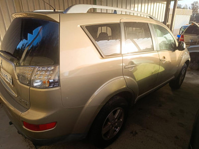 MITSUBISHI OUTLANDER (CW0)
